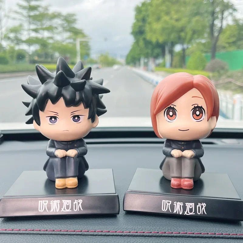 Accessoires de tableau de bord de voiture Anime Jujutsu Kaisen Figurines à tête secouée Intérieurs de voiture Gâteau Dessin animé Poupées Décoration Figurine d'action