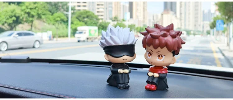 Accessoires de tableau de bord de voiture Anime Jujutsu Kaisen Figurines à tête secouée Intérieurs de voiture Gâteau Dessin animé Poupées Décoration Figurine d'action